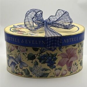 VTG CRABTREE & EVELYN Summer Hill Pattern Blue Ribboned Decorative Oval Hat Box